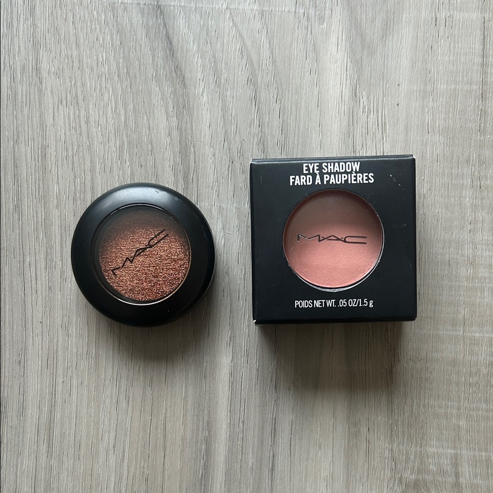 MAC Cosmetics Eyeshadow Duo in Venom (NWOT) and Shell Peach (NWT)